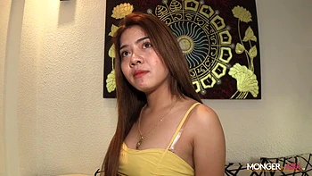 Asian Maid Offers Intimate Service To Her Boss