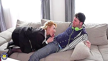 Anal Sex Older Junkies With Hung Guys