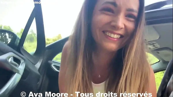Ava Moore - Salope française se doigte et gicle partout prés d'une route - PORN VLOG