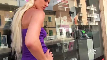 Mobile Blowing: Blonde Babe Enjoys A Mouthful Of Cock