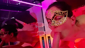 on se fait une partie de cul dans le jaccuzi