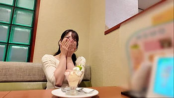 パンツを脱いだらアラ、ビックリ！ジャングル並みの剛毛マン毛！！最低週5はオナニーをしてしまう性欲は、男優のデカチンで更なる開花をとげる！