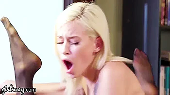 Kiara Cole Surprised Masturbating At The Library Again