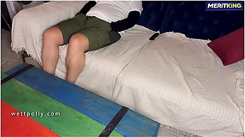 Kargocuyla Sikisen Turk Evli Kadin