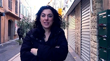 Mel, a naughty girl who doesn't like to wait... - Jacquie et Michel TV