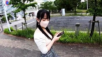 Eカップの清楚な美女が手マンでパイパン濡らし塩対応風の手コキフェラ