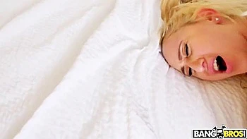 Thick Hottie Wants Anal