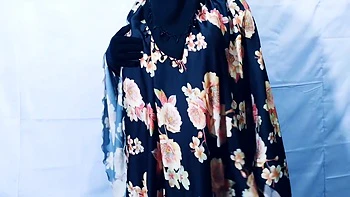 Muslim Hijabi Beautiful Housewife Fucking With Neighbor - With Clear Hindi Audio