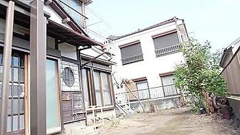 Young Asian Masseuse Wanking An Old Guy