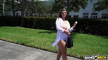 Clout Hungry Chick Gets Dick