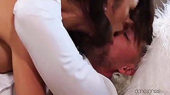 Easy-on-the-eyes Noa Tevez - Teen 18+ Porn