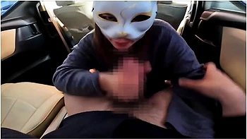 車の中て大量口内射精した後に精子まみれのチンホをそのまま挿入してsexしてしまう人妻