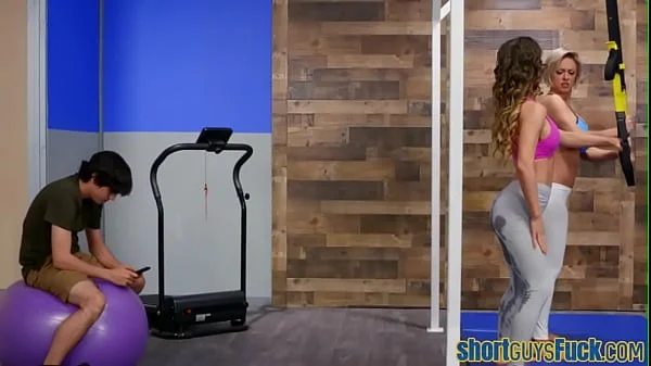 Roundass yoga cougar blowing and riding little guys dick