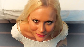 Sexy Babe Solo Dildo Play