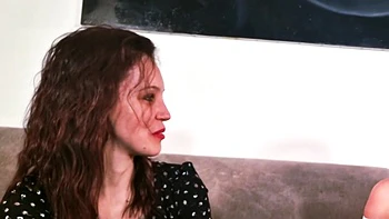 A new Tiffany is born! - Jacquie et Michel TV