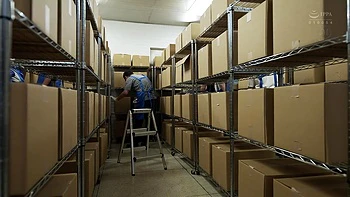 A -time Warehouse Worker Who Works As A Side Husband - This Plain Housewife Will Serve You For The Minimum Wage Of 951 Yen... Momos Marina