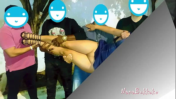 NanaBukkake - Dogging. Transando e chupando desconhecidos no meio da rua- Trailer
