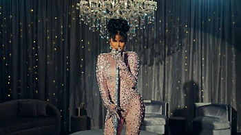 Vicki Chase, Vanna Bardot, April Olsen in a steamy lesbian show