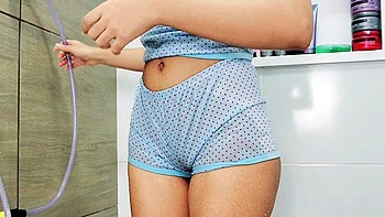 showing her wet camel toe, sharing her pussy in the