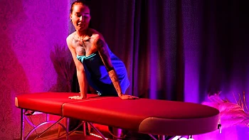 Massage turns into a hardcore fucking session