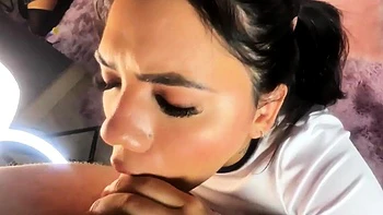 Anal latina ensina como chupar o cuzinho dela de forma