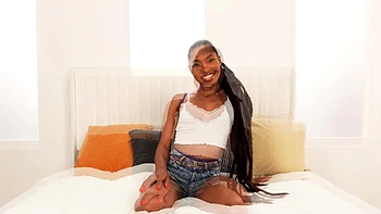 KATANA BLACK is a tiny girl and Jovan Jordan