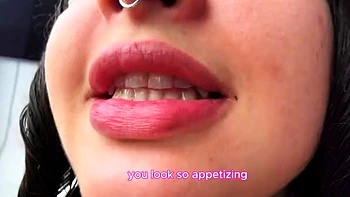 Chicle - Pedazodchicle - Hungry Giant Chews His Food And