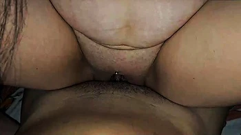 Eu transo com a vizinha do 404 enquanto o marido dela