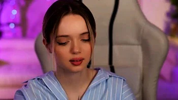 Hot amateur webcam teen masturbates for their fans