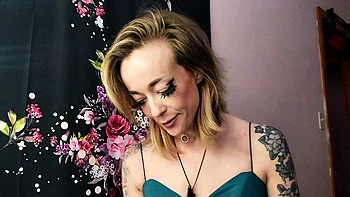 amateur his tall blonde fetish masturbating on live webcam