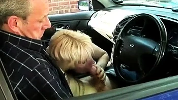 Swinger Girl Exhibits Herself to Strangers