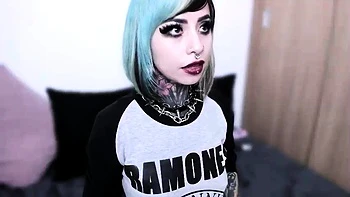 Hot amateur webcam teen masturbates for their fans