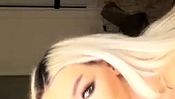 Horny Amateur Babe Booty Twerking In Panties