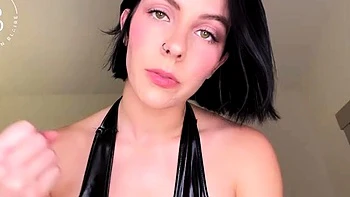 QueenBlaire - Don't Look Away