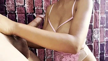 Cute amateur webcam teen girl toying pussy on webcam