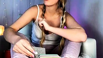 Sleaze blonde has the kinky foot fetish