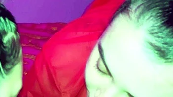 Amateur interracial threesome with double blowjob