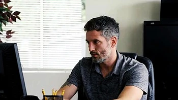 Small titted brunette teen fingering on the bed