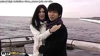 Amateur oral sex on a frosty day