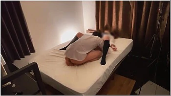 卒業式の後に家に呼はれて初めて生てしたら中出しして子宮か痙攣