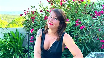 Jade, 25, wants to go all the way ... - Jacquie et Michel TV