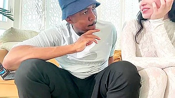 Sexy British Pawg Worships Huge Black Soul Pole