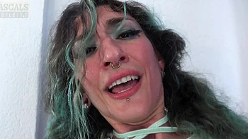 Hot milf Edone Kaliyuga rides cock in fishnet stockings and high heels