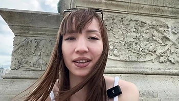 Chloe can't resist for long - Jacquie et Michel TV