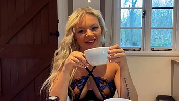 A blonde girl Lana Rose fucks with her boyfriend in cowgirl