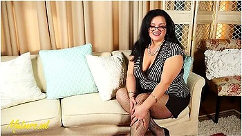 Bbw Milf Allison Plays With Her Big Tits & Fat Pussy