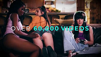 GIRLSWAY - Masseuse August Skye FINGERS Sarah Arabic To Hit Her Secret Spot - PORTUGUESE SUBTITLES: Porn