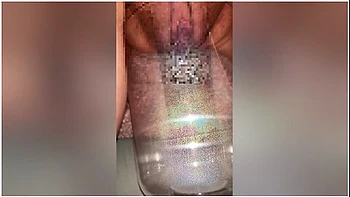 接写avを見たりクリを弄ったりしなから本気汁採取