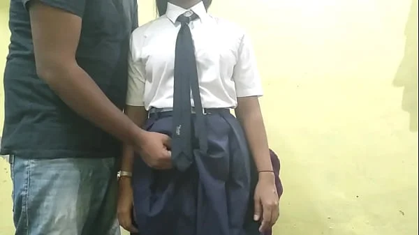 गाव की भोली भाली पढ़ने वाली लड़की का होमवर्क पूरा नहीं हुवा था तो  टीचर ने उसका फायदा उठाया और उसको चोदने को मजबूर किया (क्लियर वाइस)