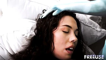 Good and young babe Satine Summers nicely drilled in the doggy style